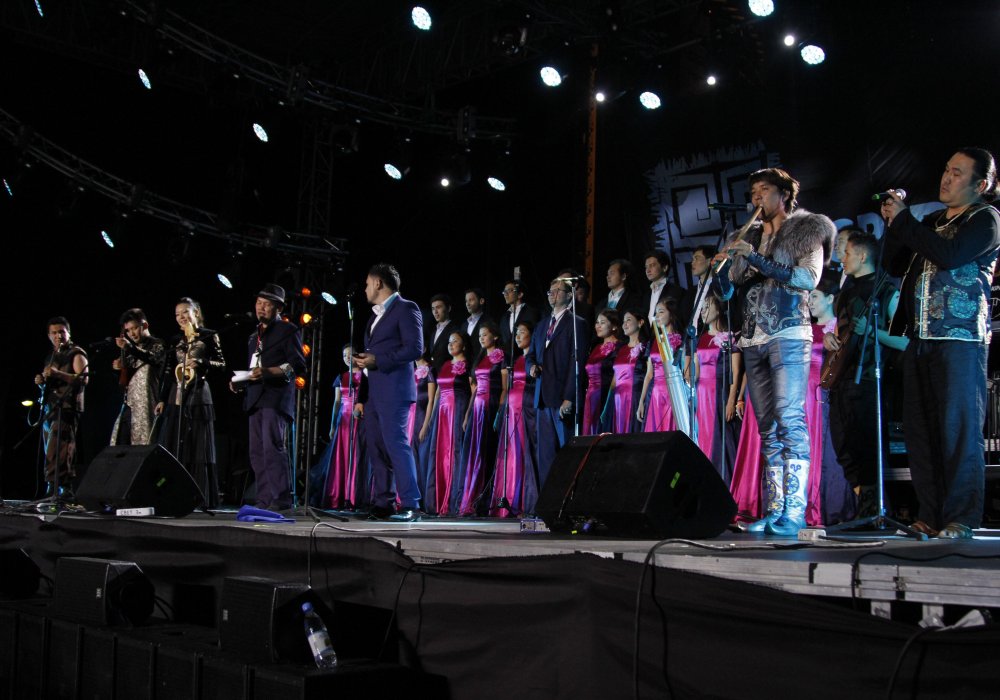 Завершился фестиваль исполнением казахской народной песни "Ахау керім". ©Николай Колесников