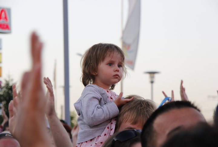 Многие пришли на концерт с детьми. Фото Дмитрий Хегай© 