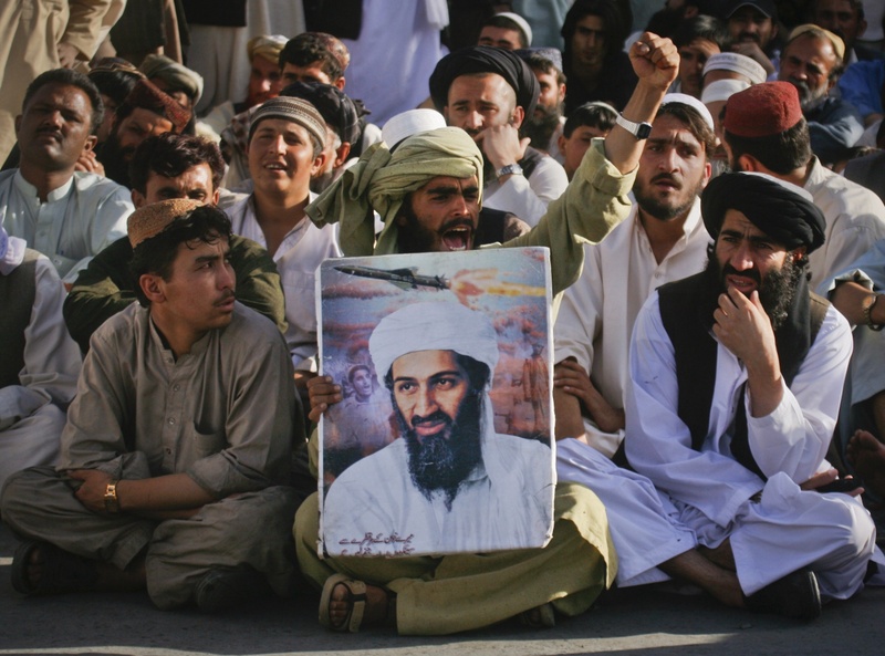 Сторонники Усамы бин Ладена после его смерти. ©REUTERS/Stringer Pakistan