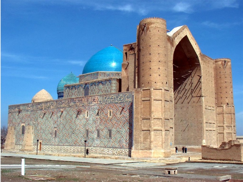 Город Туркестан. Мавзолей Ходжи Ахмета Яссауи. Фото с сайта khabar.kz