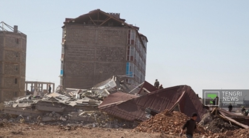 Место разрушения части дома №7. Фото Ренат Ташкинбаев©