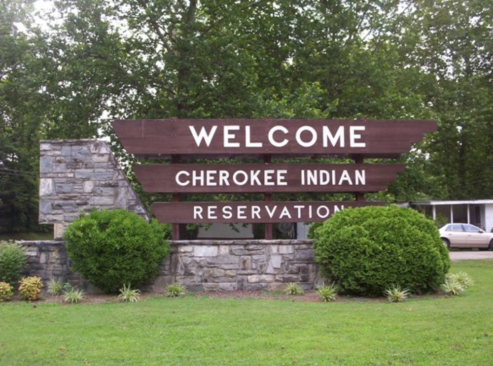 Резервация индейцев Чероки в США Фото с сайта ashevilleguidebook.com