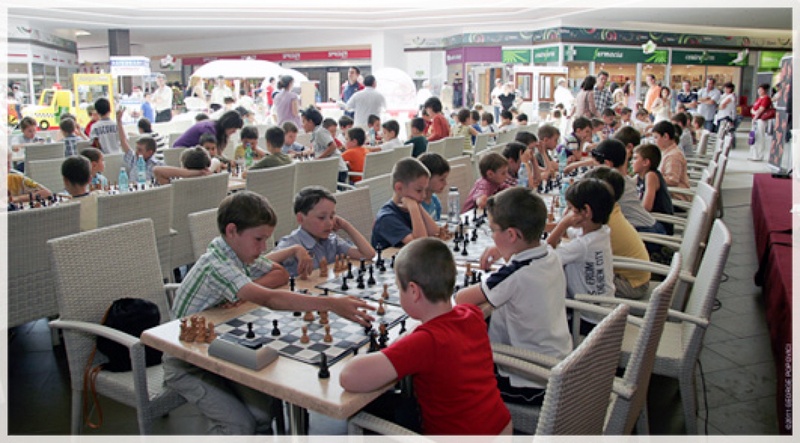 В Румынии состоялся чемпионат мира по шахматам  среди школьников. Фото с официального сайта турнира