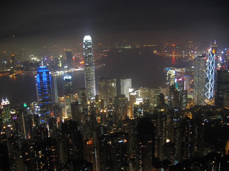 Панорама вечернего Гонконга с Пика Виктории. Фото с сайта t255.narod.ru
