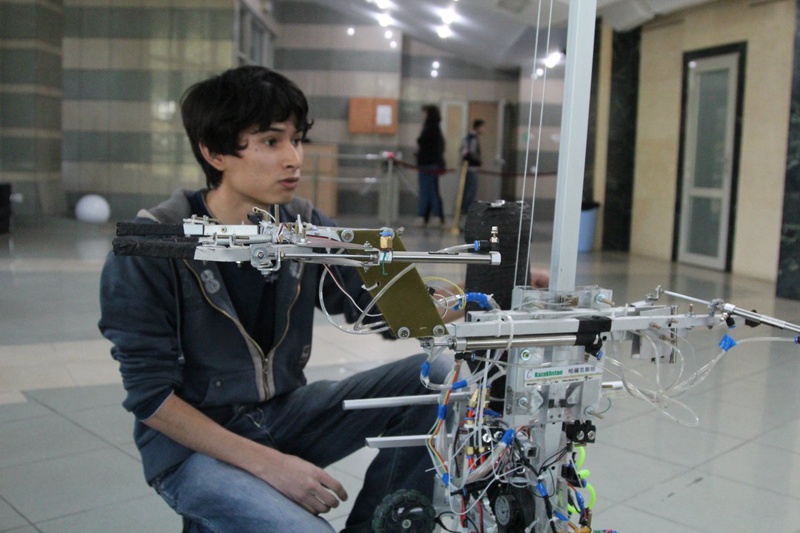 Казахстан впервые принял участие в  международных соревнованиях по робототехнике Robocon. Фото ©Владимир Прокопенко