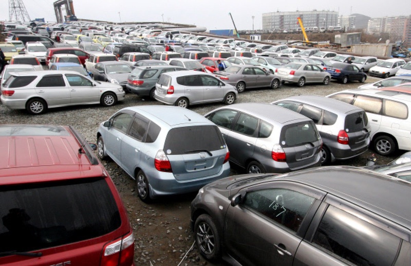 Японские автомобили в порту Владивостока. Фото ©РИА Новости