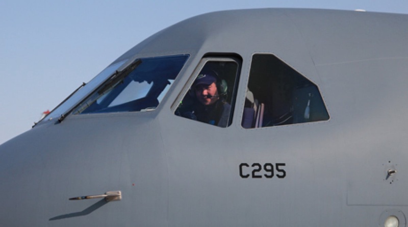 Казахстанские летчики приступили к полетам на испанских C-295.
Фото Владимир Прокопенко©