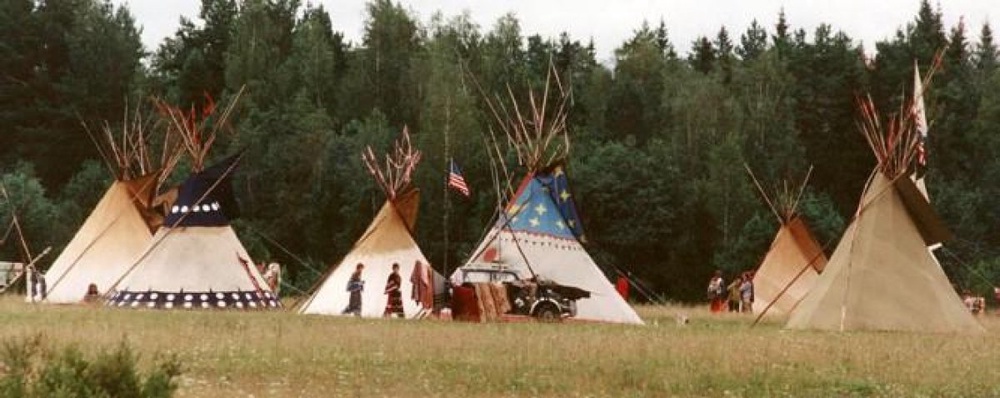 Традиционное жилище индейцев - типи. Фото tipihouse.narod.ru 