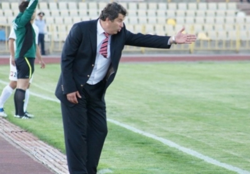 Главный тренер "Шахтера" Виктор Кумыков. Фото kff.kz