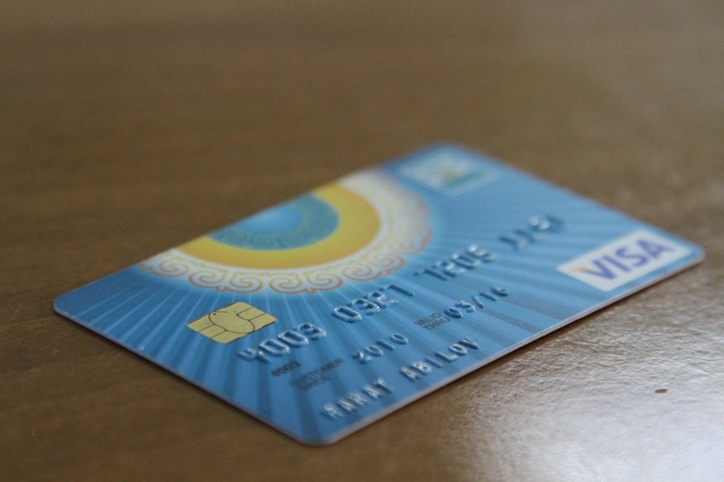 Банковская карточка. Фото Марат Абилов©