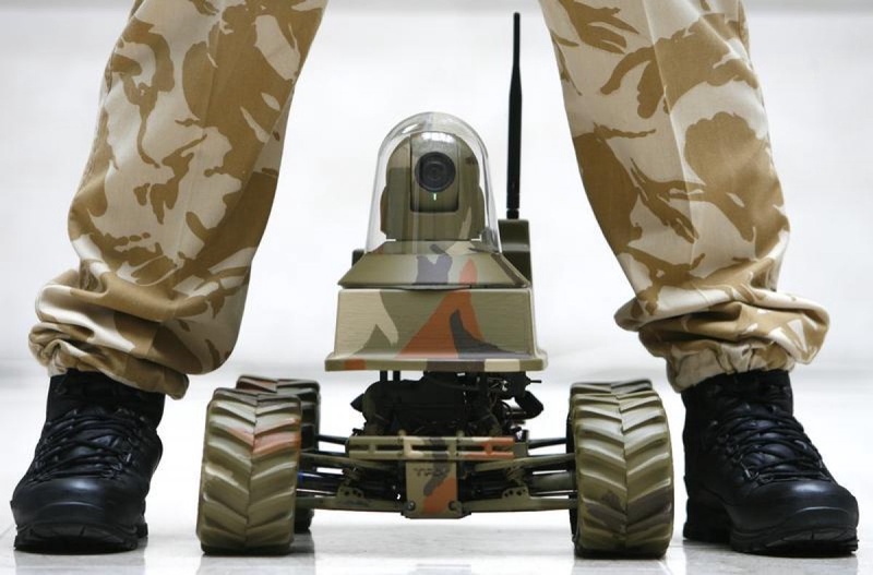 Военный робот. Фото ©REUTERS
