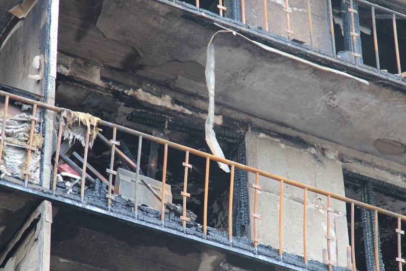 Выгоревшие квартиры. Фото ©Данияр Бозов
