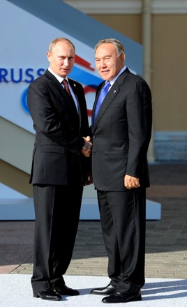Нурсултан Назарбаев и Владимир Путин на саммите G20. Фото akorda.kz
