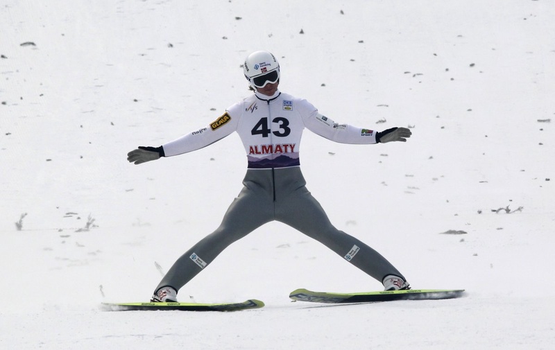 Норвежский спортсмен на лыжных трамплинах в Алматы. ©REUTERS