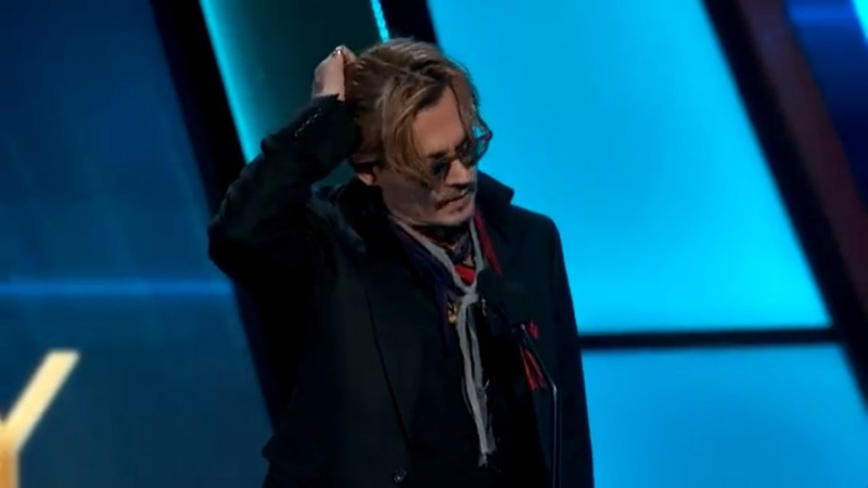 Джонни Депп на церемонии Hollywood Film Awards. Кадр YouTube