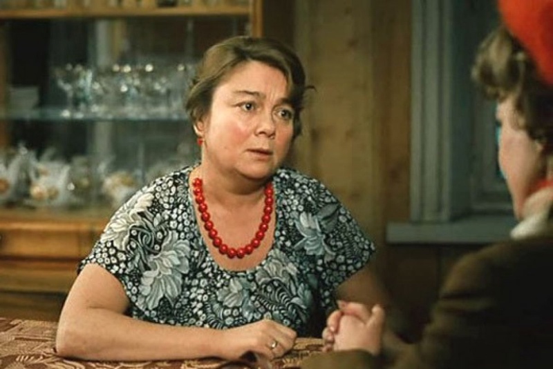 Нина Дорошина в роли Надежды в фильме "Любовь и голуби" (1984)