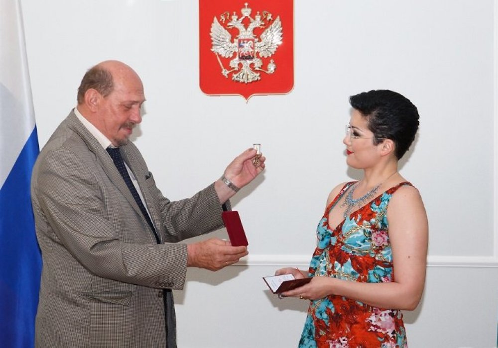 Казахстанская писательница Карина Сарсенова получила две престижных международных награды.
Фото KS-production.