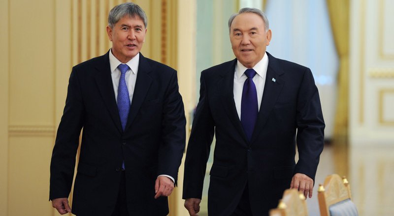 Нурсултан Назарбаев и Алмазбек Атамбаев. Фото Акорды, архив