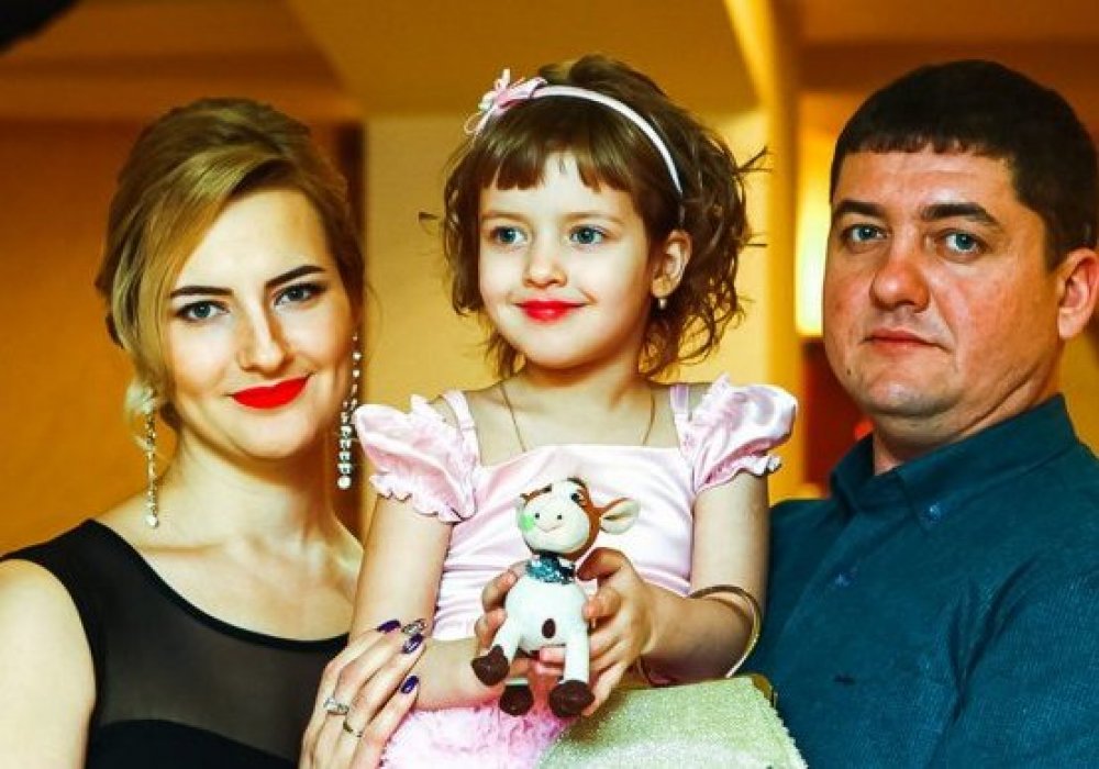 Максим Асанов с семьей. Фото из личного архива