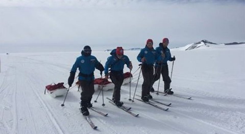 Участники первой казахстанской лыжной экспедиции "Полюс Независимости"