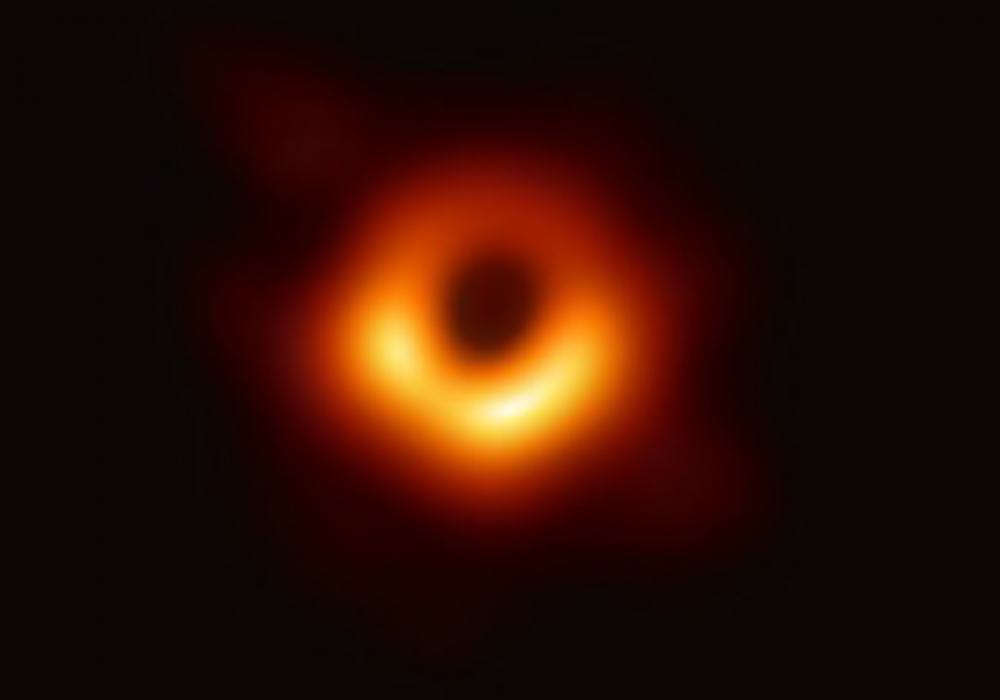 Первое фото черной дыры.
Фото:nsf.gov