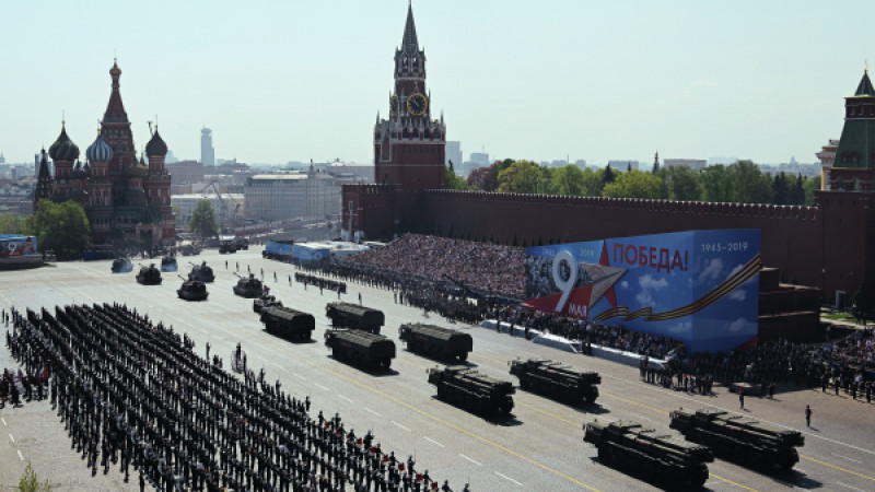 Ракетные комплексы "Искандер-М" на репетиции парада на Красной площади. © РИА Новости