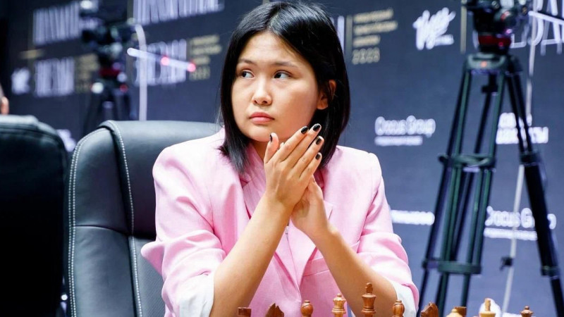 Бибисара Асаубаева сенсационно победила известного гроссмейстера Сергея Карякина