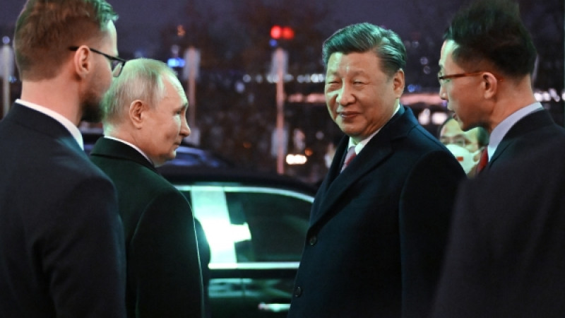 Си Цзиньпин и Путин после окончания российско-китайских переговоров в Москве. © РИА Новости