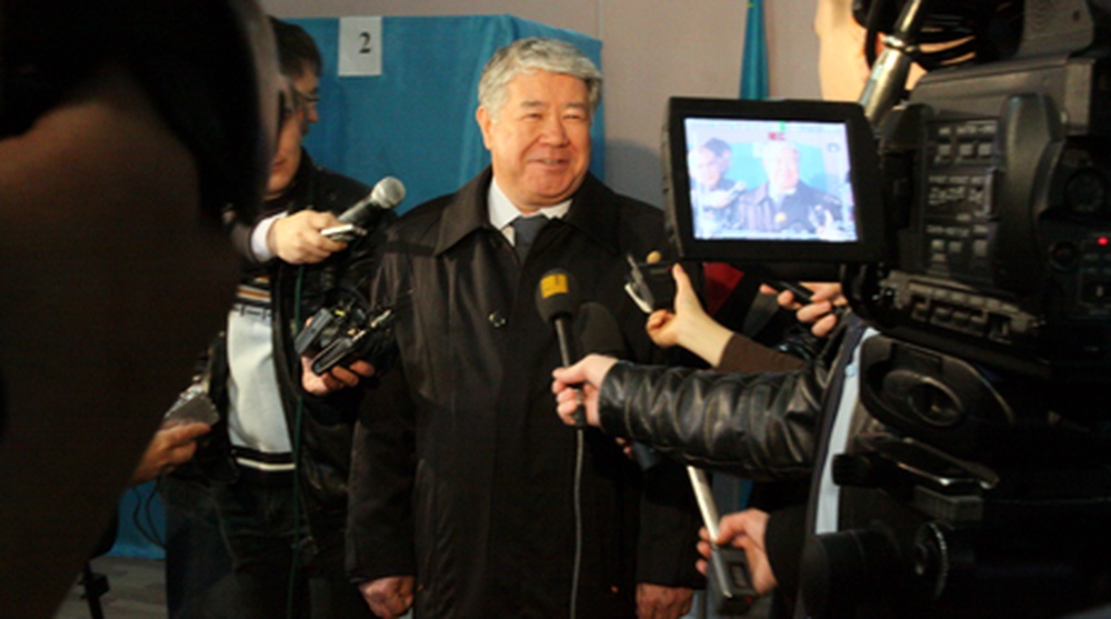 Ахметжан Есимов отдал свой голос за развитие Казахстана. Фото Ярослав Радловский©