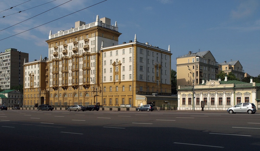 Посольство США в Москве. Фото с сайта ru.wikipedia.org