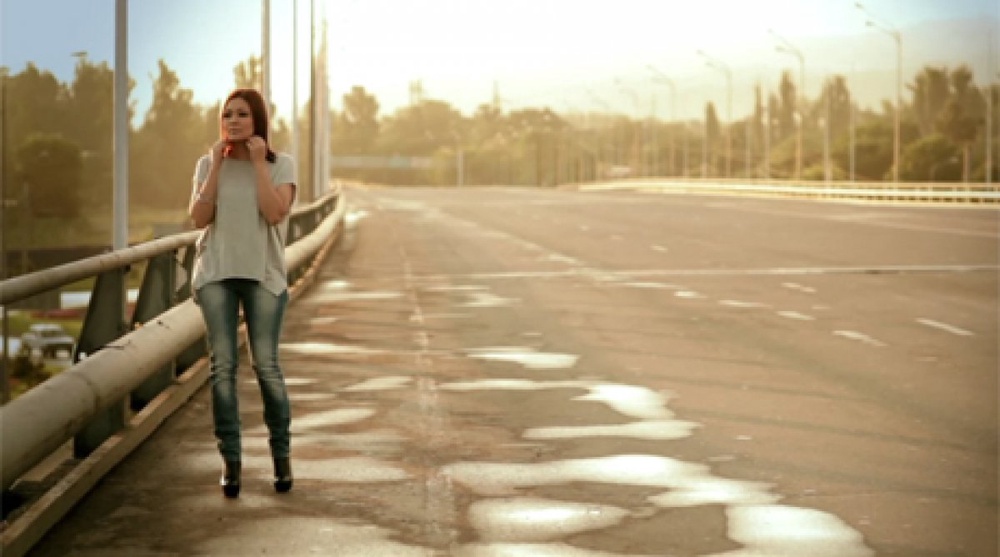 Кадр из клипа Дильназ Ахмадиевой на песню “Больше нет”