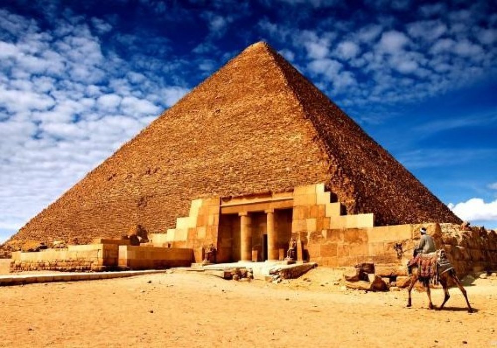 Великие Пирамиды Гизы.
Фото с сайта vilingstore.net