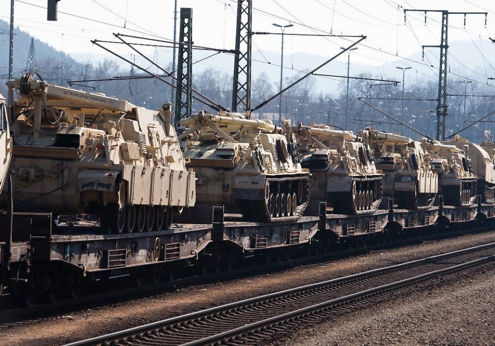 Американская военная техника на железной дороге в Германии. © n-tv.de