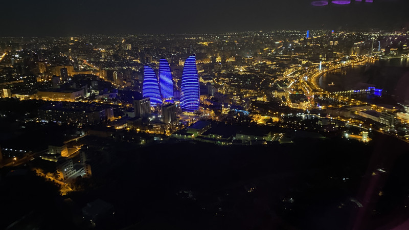 Ночной Баку. Фото ©Айнаш Ондирис