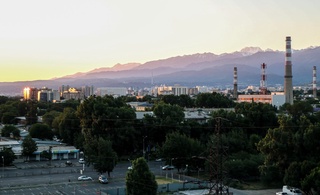 Летний рассвет на юго-западе Алматы